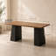 Bureau d'ordinateur moderne avec grande surface, structure en bois noir veiné, plateau en noyer clair