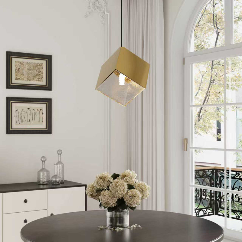 Luminaire suspendu carré à une lumière pour îlot avec abat-jour en verre martelé en or brossé