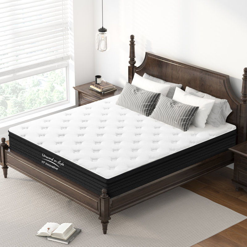 Matelas pleine grandeur mi-ferme de 12 pouces avec un dessus en tricot haut de gamme et un système de ressorts pour un confort respirant.