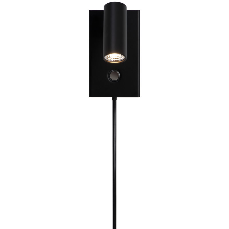 Omari Spotlight, Black