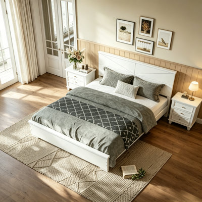 Grand lit plateforme avec tête de lit au design chic, lit plateforme en bois de bambou avec support à lattes de bois, cadre de lit en bambou pour chambre à coucher, chambre d'amis, appartement moderne, conception à profil bas et aucun sommier tapissier requis, blanc.