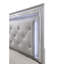 Lit moderne avec revêtement en similicuir, textures, détails à DEL et panneau de miroir biseauté de couleur beige argenté-1135031069