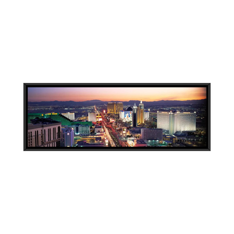 «Panoramic The Strip Las Vegas Nevada», reproduction de photo sur toile, H 12 po x l 36 po x P 1,5 po, Toile avec cadre noir