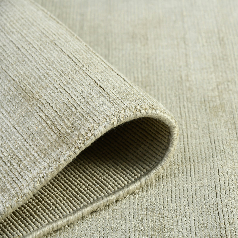 Handwoven Elegance Reversible 5' x 8' Sand Viscose Area Rug