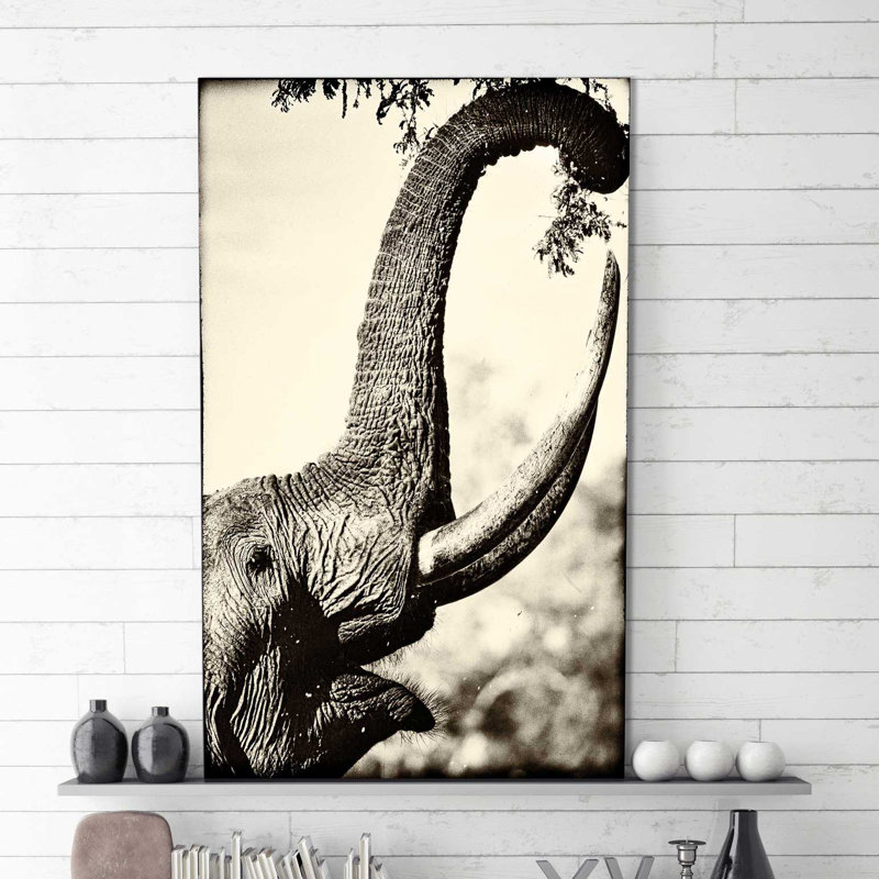 «Reaching High», reproduction de photo, H 40 po x l 24 po x P 1,5 po, Toile tendue