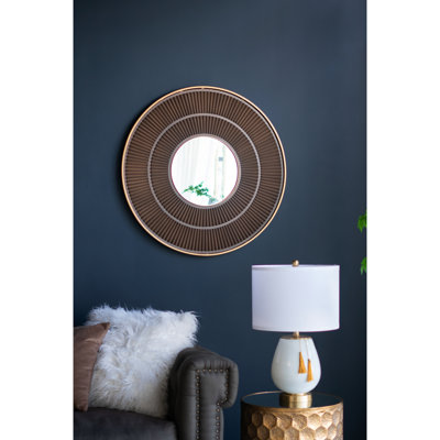 Miroir en bois avec ornements en fer doré de 31,5 po x 1,2 po x 31,5 po, qui rehausse l'attrait du vestibule, une réflexion claire pour la salle de bain et l'espace de vie, une bordure de 31,5 po x 1,2 po x 31,5 po, ajoute du caractère au décor