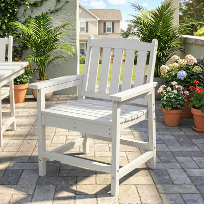 Chaise de patio empilable