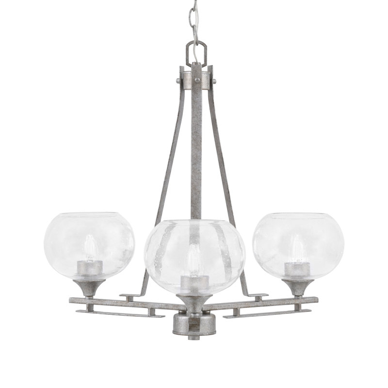 Lustre 3 lumières Uptowne montré dans une finition argentée vieillie avec verre transparent 7 "