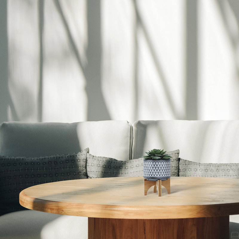 PLATEAU EN CÉRAMIQUE AZTTE SUR PIED EN BOIS, GRIS, H 6 po x l 5 po x P 5 po