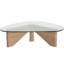 Table basse de forme triangulaire avec plateau en verre trempé avec base en bois d'hévéa et table de salon moderne avec coussins antidérapants-342654807