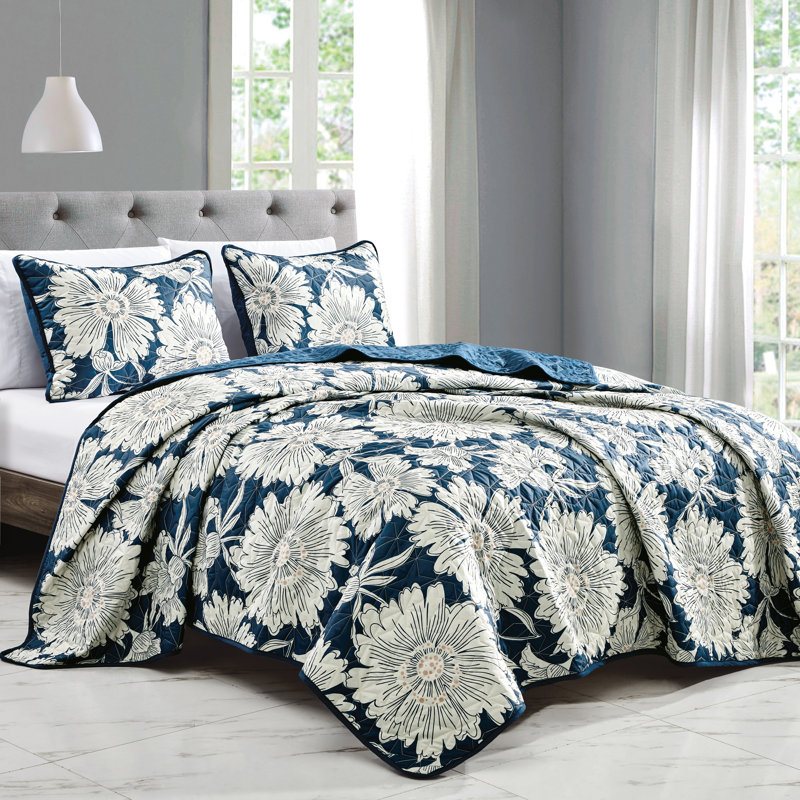 King Size Blue and White Floral Polyester Bedspread Set