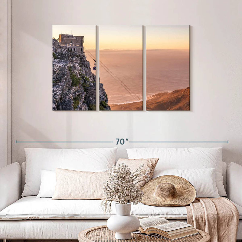 Nicci Table Mountain Cable Car, 28" H x 45" W