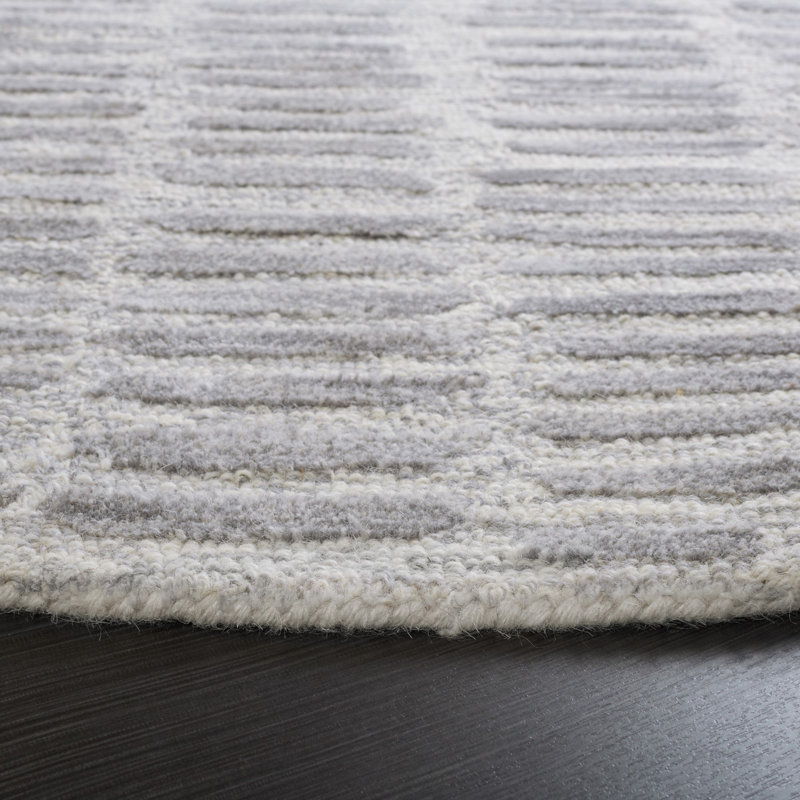 Jenaveve Hand Tufted Wool/Cotton Striped Rug in Silver/Gray, Round 6'