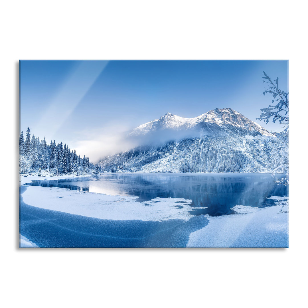 Glasbild Winterlandschaft mit Gefrorenem Bergsee