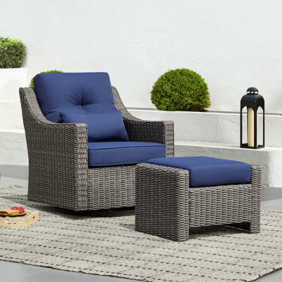 Fauteuil de patio pivotant avec repose-pieds Keaisha