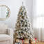 Arbre de Noël pré-éclairé enneigé 6 pi avec 300 lumières DEL Jhoselyn