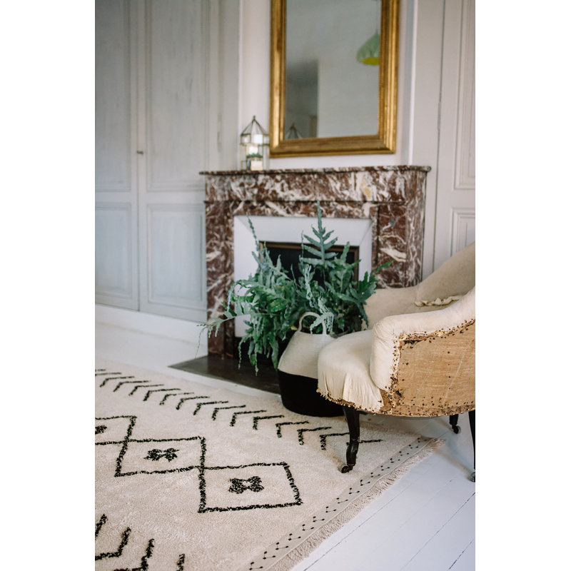 Bereber Cotton Geometric Area Rug in Beige/Black