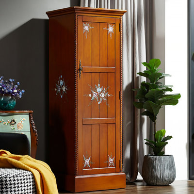 Petite armoire de style américain en bouleau
