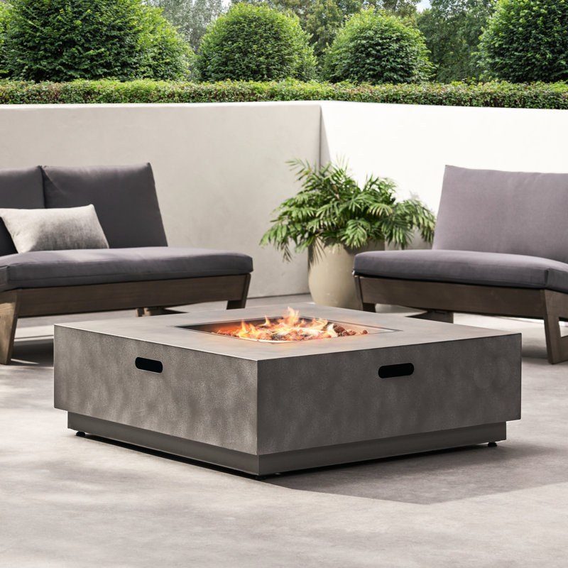 Foyer carré 50 000, conception chic moderne, fabrication en fer, 39,17 po x 39,17 po x 13,11 po, aucun assemblage requis, carré gris pierre, élément esthétique, couleur de l'assemblage, propane
