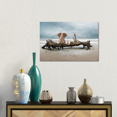 «Elephant And A Dog Are Sitting On Driftwood on Canvas» par Mike Kyiv