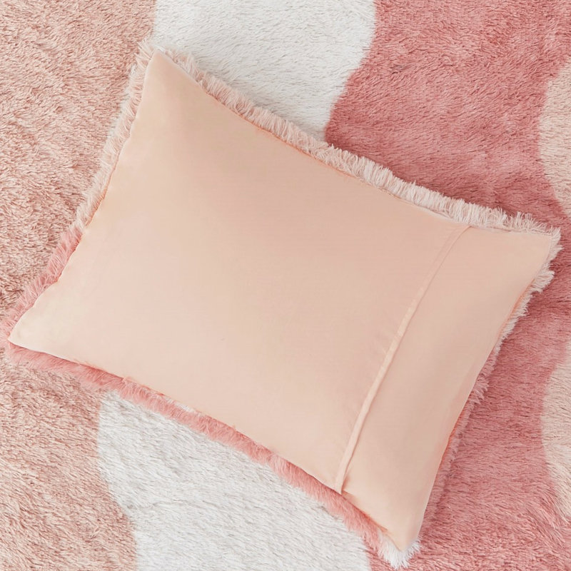 892598249-8CDE Comforter