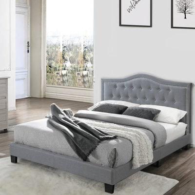 Lit plateforme tapissier touffeté