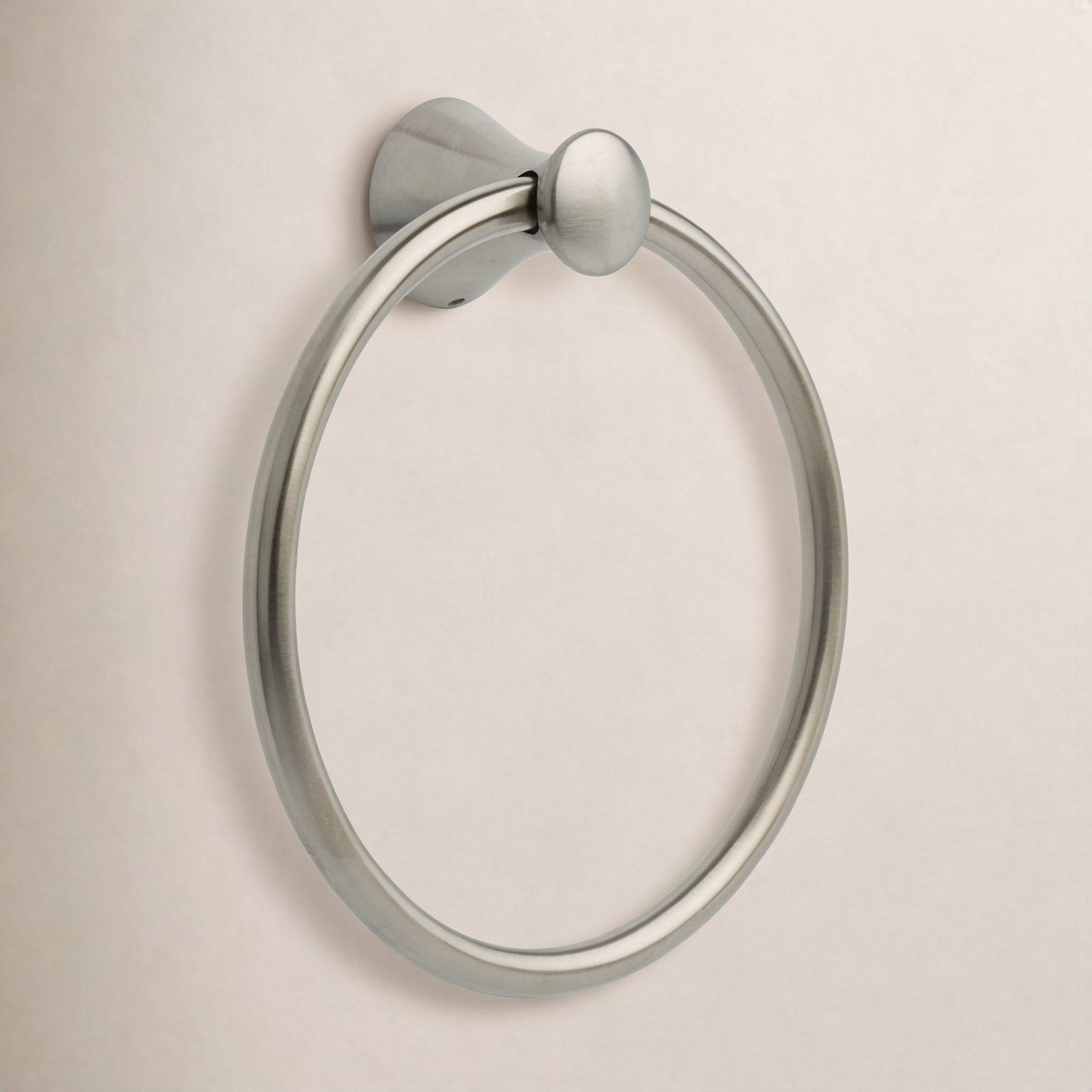 Lahara Round Closed Towel Ring, Brilliance Stainless