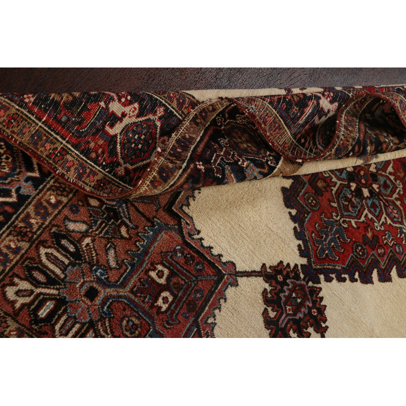 Tapis antique à teinture végétale 7 x 8 po