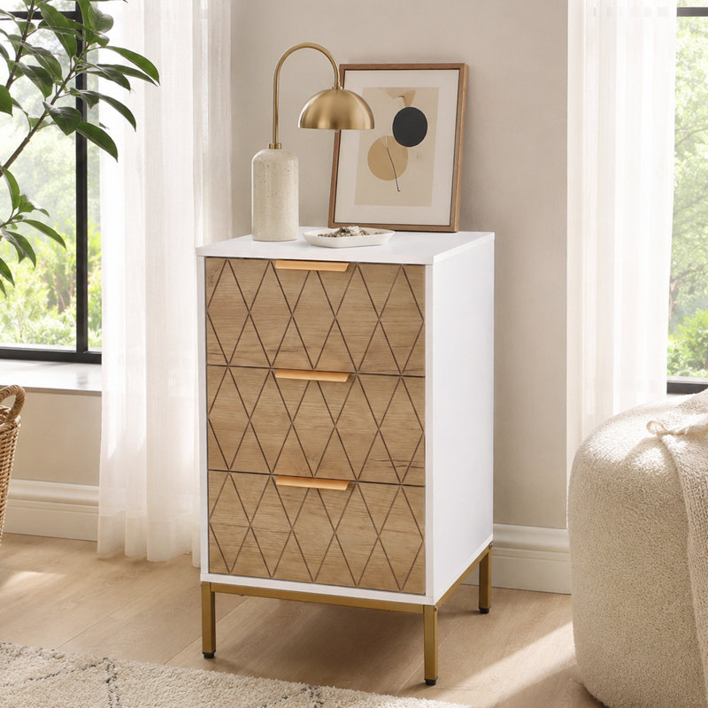 Armoire d'appoint moderne à 3 tiroirs avec façade en bois géométrique, poignées dorées et pieds en métal