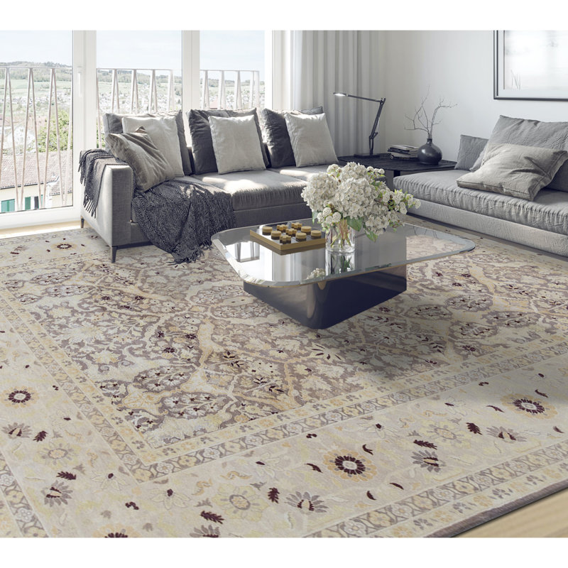 Wool Oriental Area Rug in Taupe/Ivory