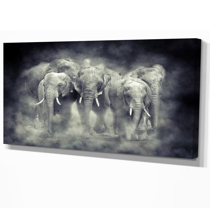 Éléphant dans le parc national de fumée-impression d’art graphique, H 16 po x l 32 po x p 1 po, Toile tendue