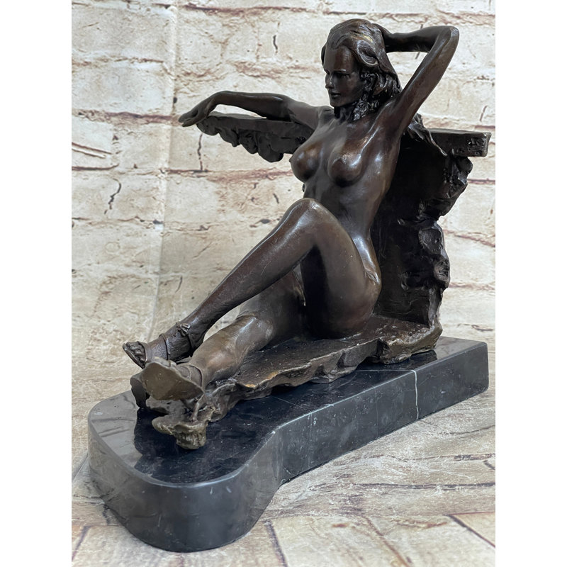Figurines et sculptures Azriella