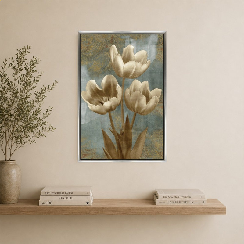 Tulipe II par Tania Bello - Impression sur toile, 40" H x 28" W, Silver