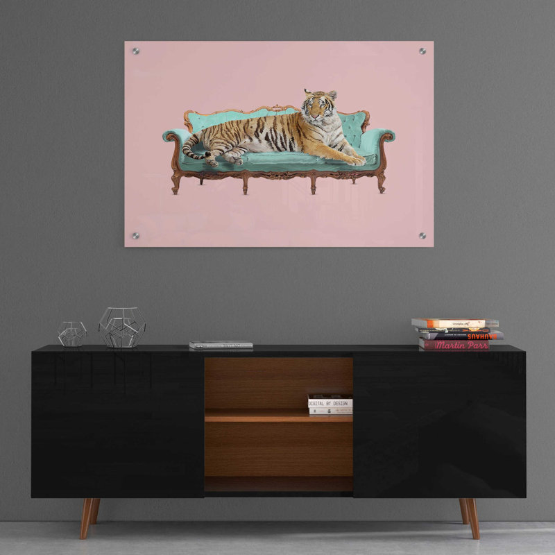 «Lazy Tiger» par Robert Farkas, art mural en verre acrylique, L 36 po x H 24 po