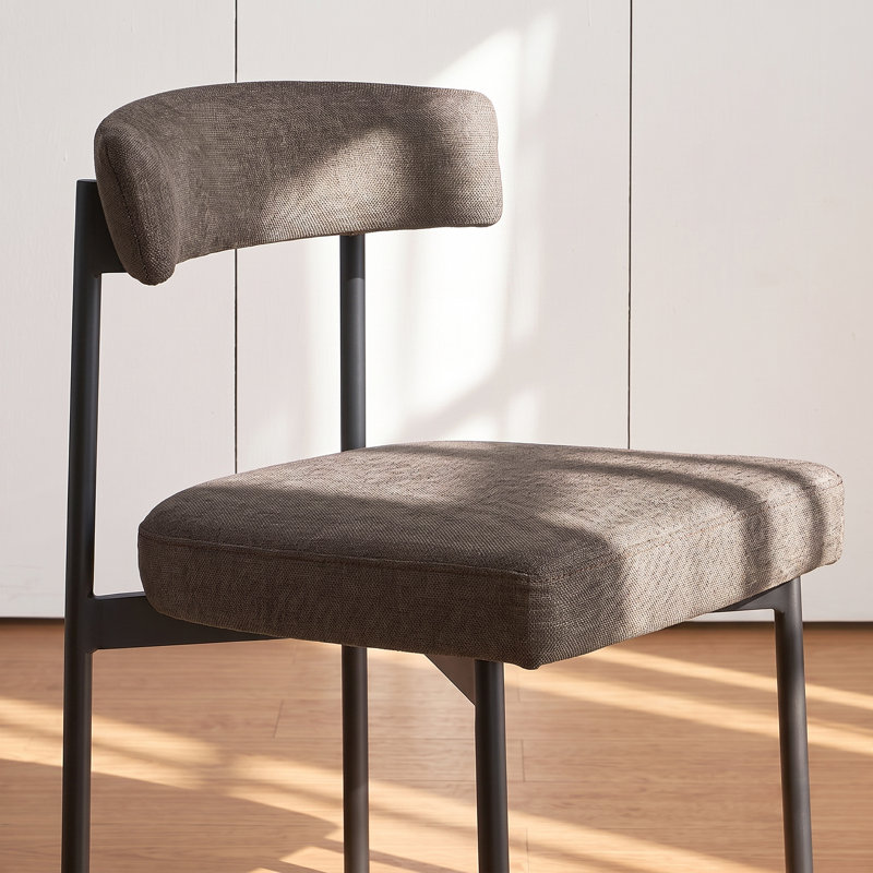 Ensemble de 3 tabourets de bar gris avec tabourets de comptoir de 24 pouces avec dossier courbé et tabourets de bar à hauteur de comptoir pour îlot de cuisine
