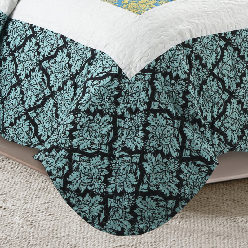 Damask Reversible Lightweight Bedspread Quilt Set, Queen