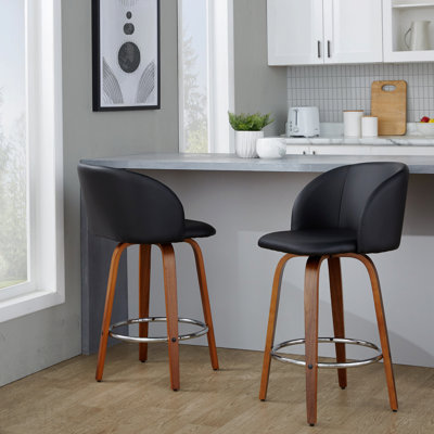 Tabouret de comptoir à hauteur fixe avec pivot en bois de noyer et similicuir noir avec repose-pieds rond en métal chromé - ensemble de 2