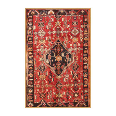 Tapis rouge à motif sud-ouest