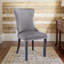 Chaise rembourrée à oreilles-114326784