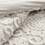 Couette King de couleur taupe, 100 % coton avec broderie chenille fascinante et rembourrage taupe.