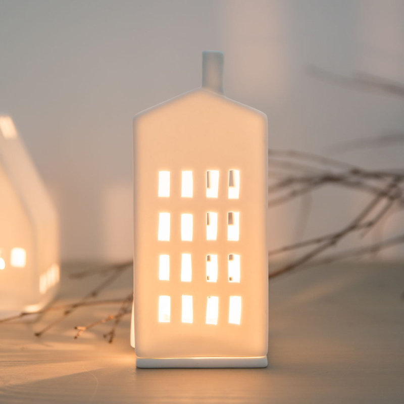 Maison de village en porcelaine - petites fenêtres - 6,7 po