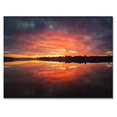 «Bold Sunset Panorama over Delia Lake» - photographie sur toile