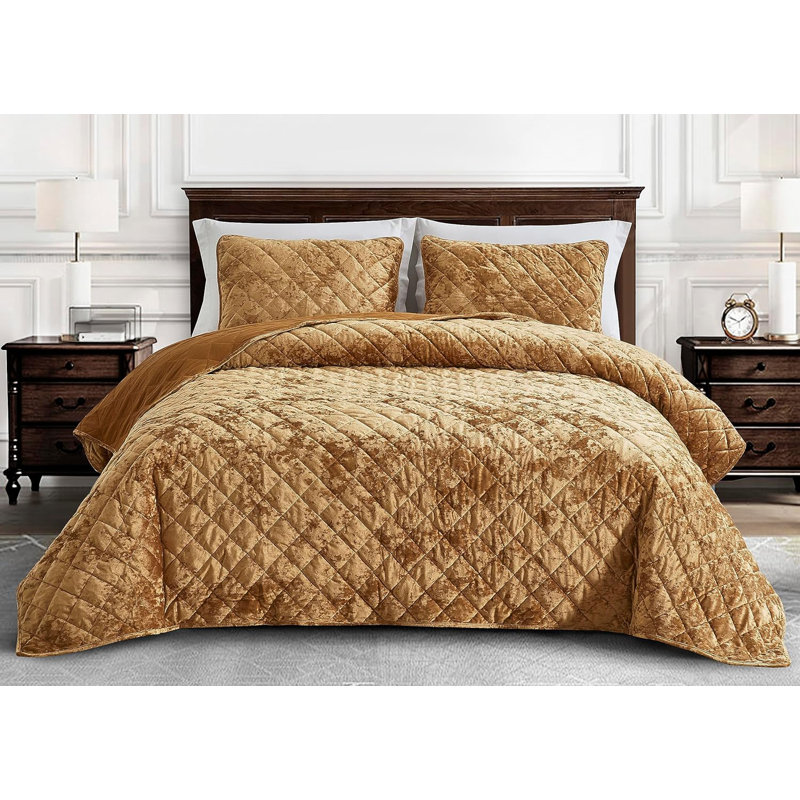 Diamond Stitch Reversible Plush Distressed Velvet Quilt Set, Oversized King Quilt + 2 King Shams, Caramel Gold