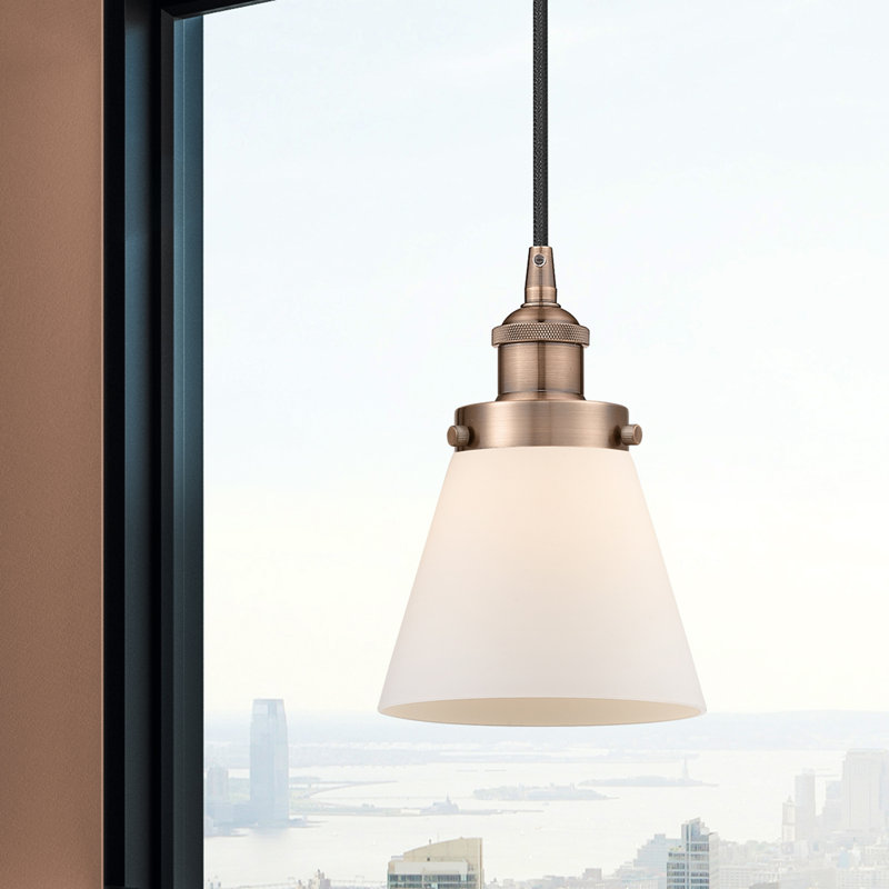 Mini-luminaire suspendu 1 lumière Cone, Blanc, H 9,5 po x l 6,25 po x P 6,25 po, Cuivre