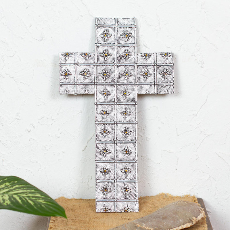 Décoration murale Repousse Cross
