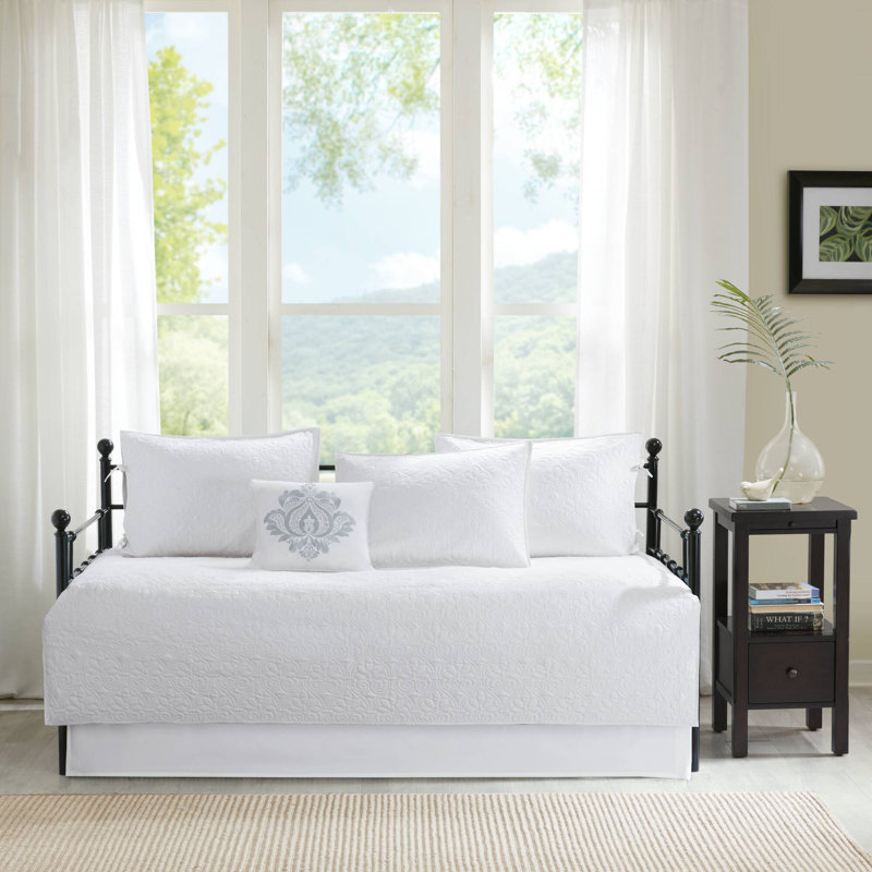 Quebec 6 Piece Reversible Daybed Cover Set, White
