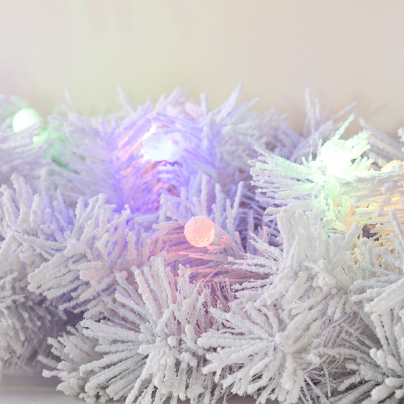 Guirlande de Noël enneigé 9 pi avec lumières et minuterie