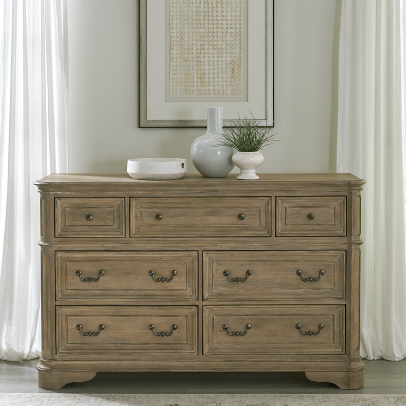 Commode 7 tiroirs l 64 po Colchester, Brun
