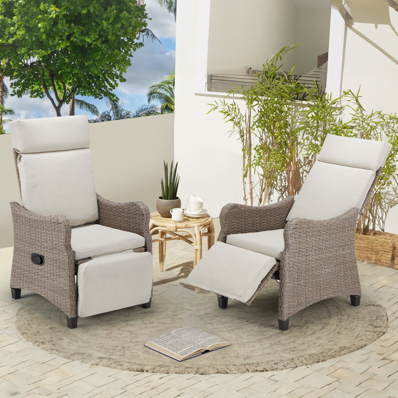 Chaise de patio inclinable avec coussins Jereomie, Blanc