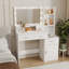 Meuble-lavabo de style rétro avec miroir éclairé réglable, support pour sèche-cheveux et grand espace de rangement pour la chambre à coucher et le vestiaire.-2014033891